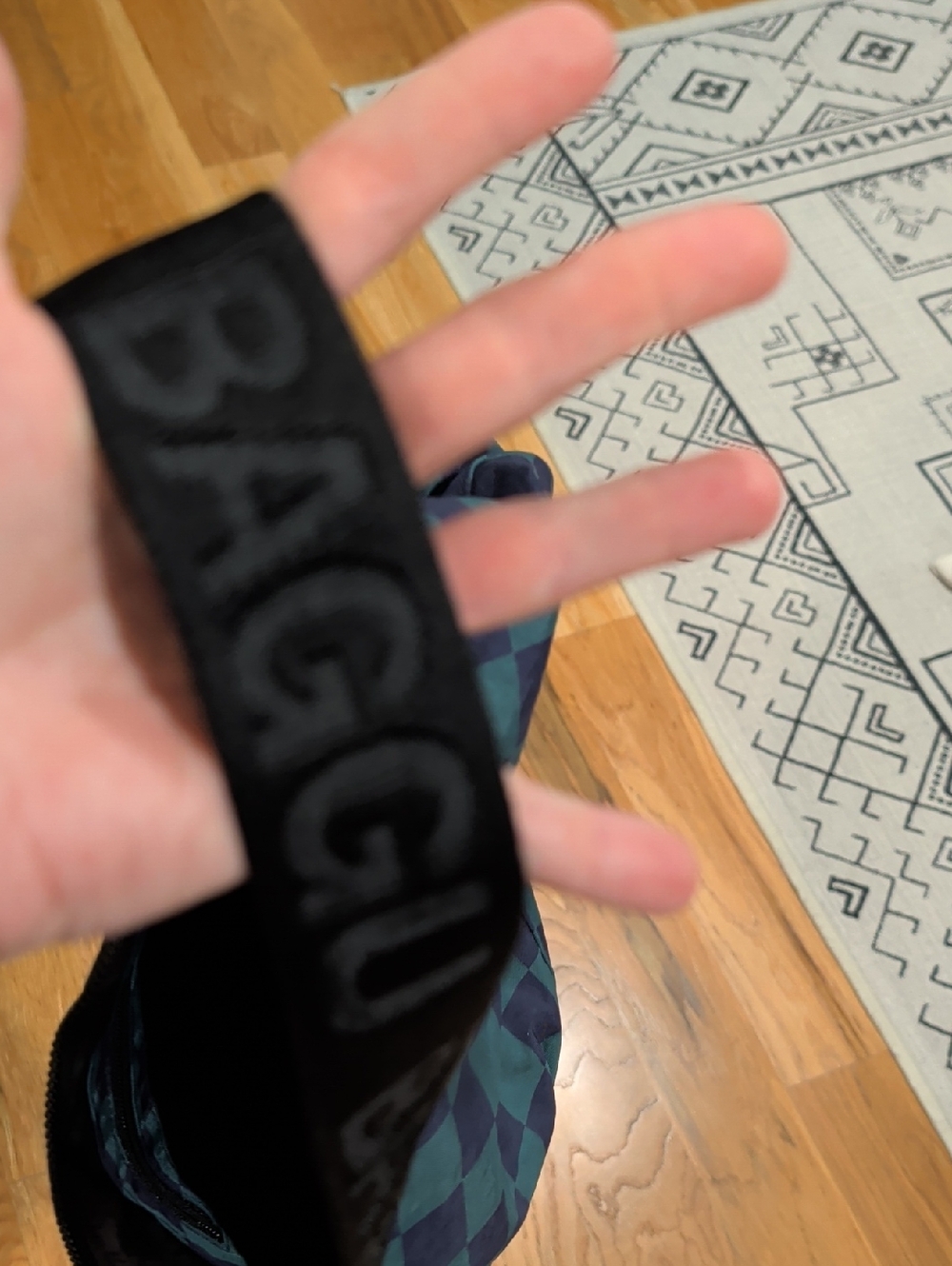 Baggu Medium Crescent Bag - Picture 2 of 2